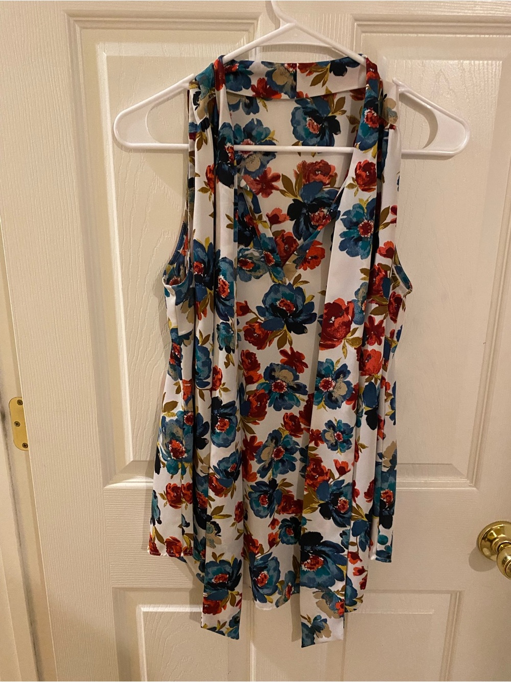 Floral Open-Front Sleeveless blouse- White with Teal & Red Flowers